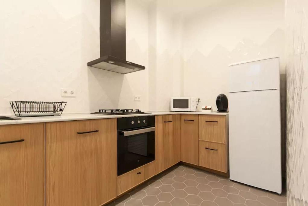 Apartamento Eg42b - Modernista En El Centro De